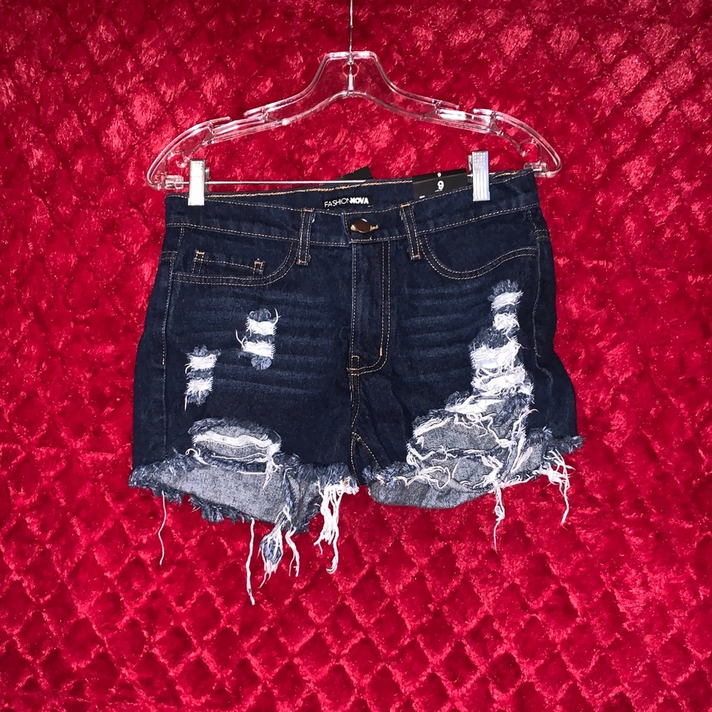 Gonna Love Me distressed shorts- Fashion Nova